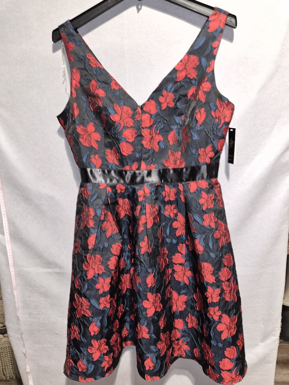 Shelby Nites Black Red Floral Jacquard Fit & Flare Dress – Size 16